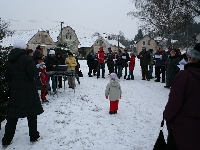 Adventní zpívání poprvé na sněhu